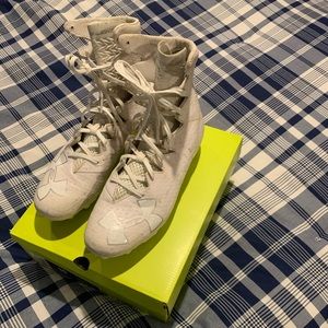 White Under Armour Highlight Football/Lacrosse Cleats